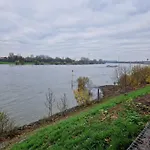 Am Rhein By Interhome 뒤스부르크
